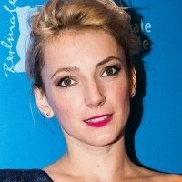 Alexandra Borbely Meztelen