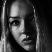 Alice Neale Meztelen
