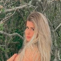 Aline Novak Meztelen