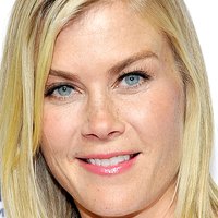 Alison Sweeney Meztelen