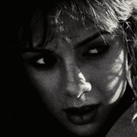Amanda Stoer Meztelen