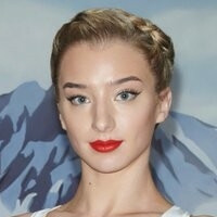 Amber Glenn Meztelen