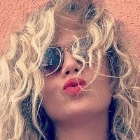 Ana Cañas Meztelen