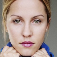 Anna Breuer Meztelen