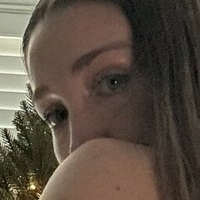 Anna Oswald Meztelen