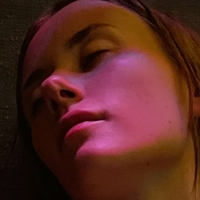Anna Meztelen