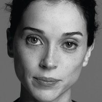 Annie Clark Meztelen