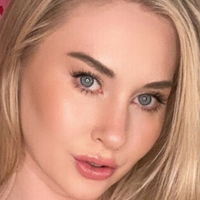 April Mae Meztelen