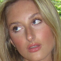 Audrey Manning Meztelen