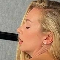 aylav / TINA Meztelen