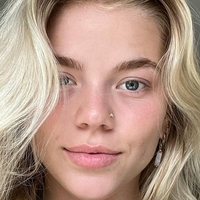 Becca Means Meztelen