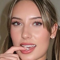 Bella Reid Meztelen