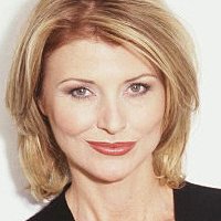 Beth Broderick Meztelen