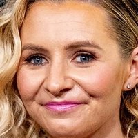 Beverley Mitchell Meztelen