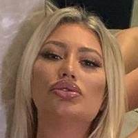 Born2Tease Meztelen