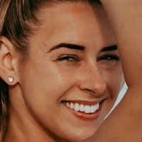 Brianna Throssell Meztelen