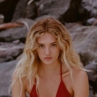 Brinn Delugo Meztelen