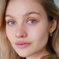 Caroline Corinth Meztelen