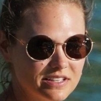 Cassandra Jean Amell Meztelen