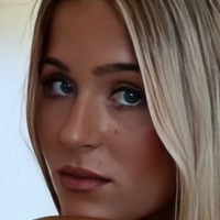 Cassie Roberts Meztelen