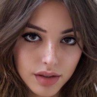Celine Farach Meztelen