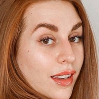Charlotte Dobre Meztelen