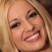 Charlotte Stokely Meztelen