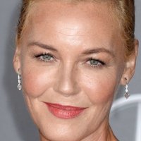 Connie Nielsen Meztelen