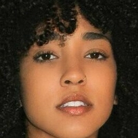 Curlswithv Meztelen