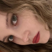 Danielle Poser Meztelen