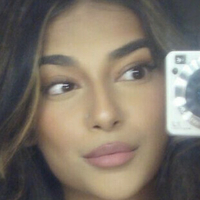 Deena Uddin Meztelen
