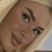 Deutsche Annika Meztelen