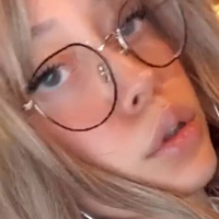 drunkbinch_ Meztelen