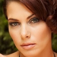 Elaine Hoxie Meztelen