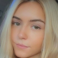 ellamoorepls Meztelen