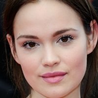 Emilia Schuele Meztelen