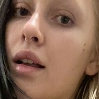 Emma Weaver Meztelen