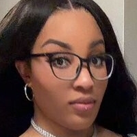 fineshitseni Meztelen