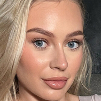 Georgia May Meztelen