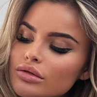 Hailey Baker Meztelen