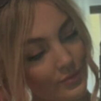 Haley Elk Meztelen