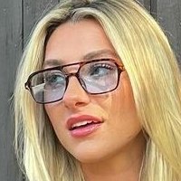 Hannah CookBarstool Meztelen