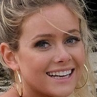 Hannah Godwin Meztelen