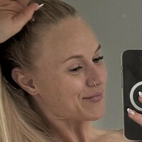 Hattie Meztelen