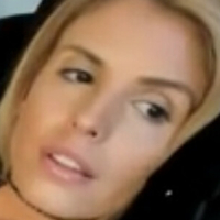 Ich suche den Namen von dieser süßen Cam-Girl Dame! Meztelen