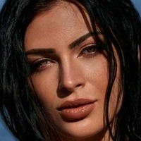 Jacqueline Neubauer Meztelen