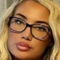 juliaholbanel Meztelen