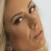Karinnoelle Meztelen