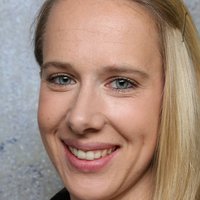 Kathrin Strauss Meztelen