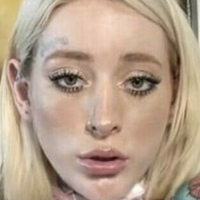 Kelly Medanie Meztelen